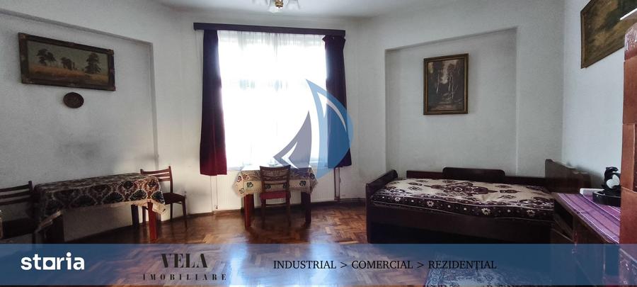 Casă cu 3 camere cu Teren 260 Mp în Semicentral