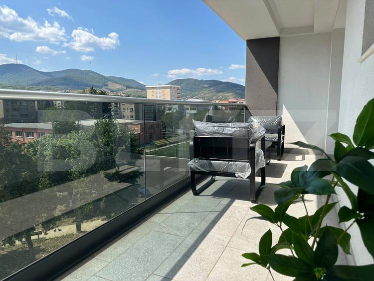 Apartament cu 2 camere decomandat, mobilat în 22 Decembrie