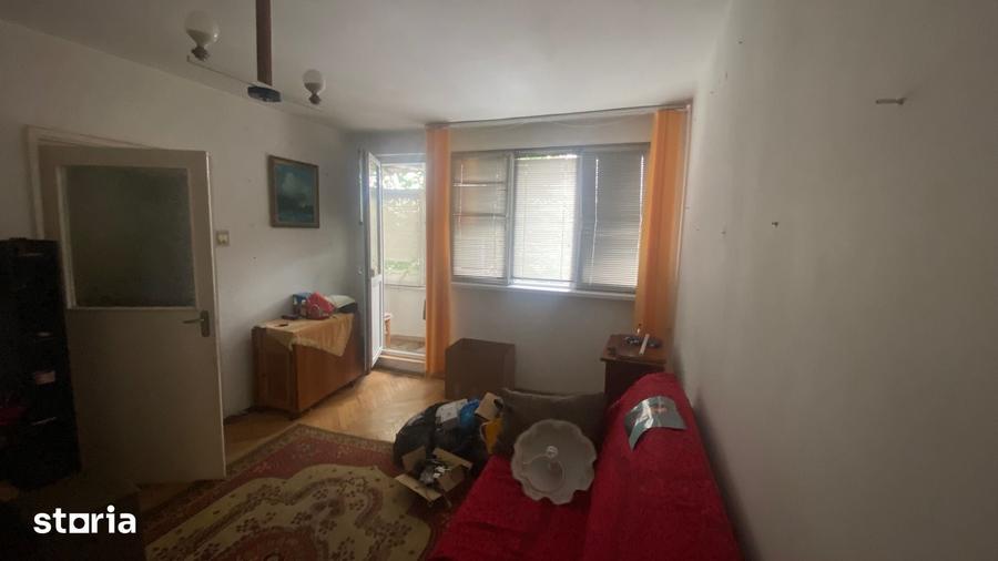 Apartament cu 2 camere semidecomandat în 1 Mai
