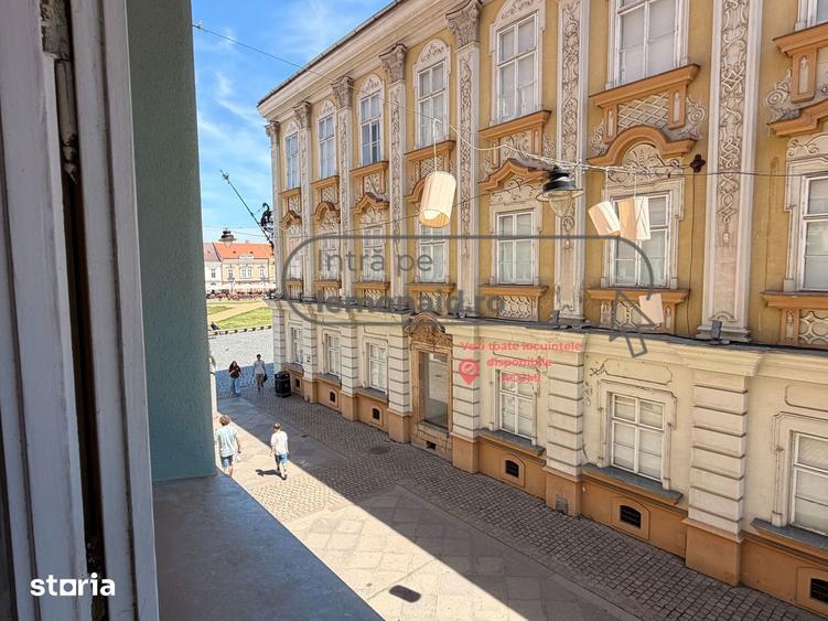 Apartament cu 3 camere decomandat în P-ța Unirii