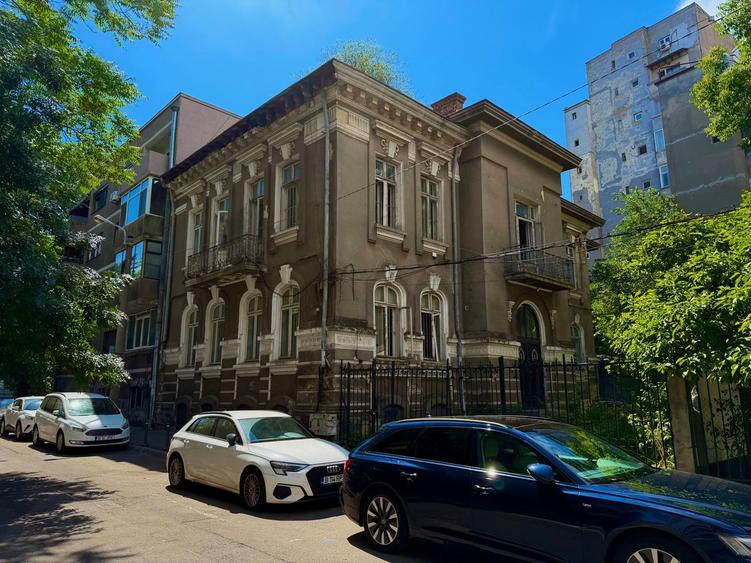 Casă individuală cu 29 camere cu Canalizare în Cișmigiu