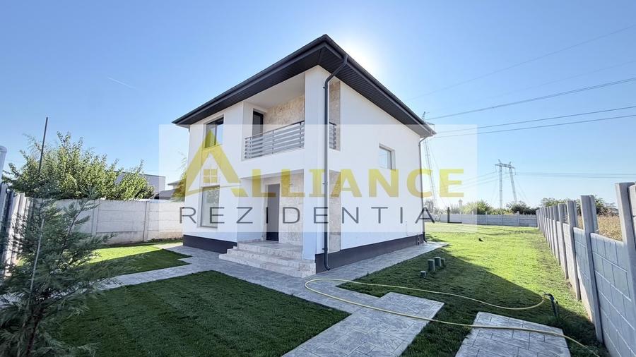 Casă individuală cu 4 camere cu Canalizare în Berceni
