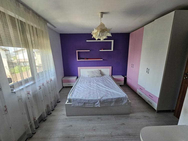Casă cu 4 camere cu Teren 100 Mp în Domnești