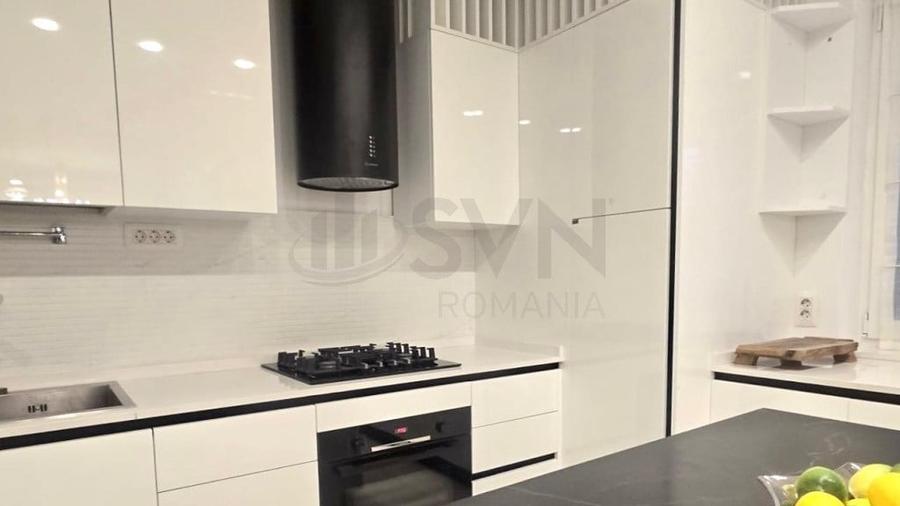 Apartament cu 5 camere decomandat în Central