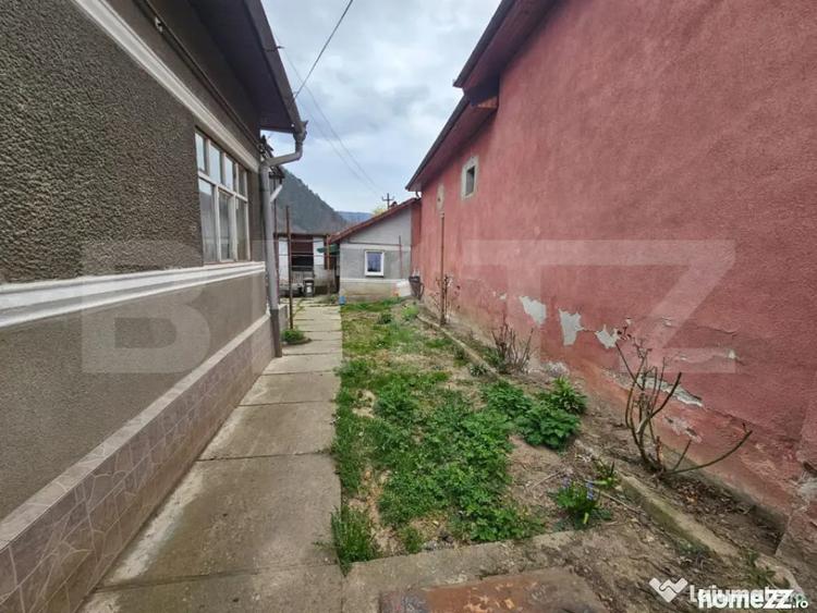 Casa spa?ioasa cu 4 camere, bucatarie de vara ?i tere - 3
