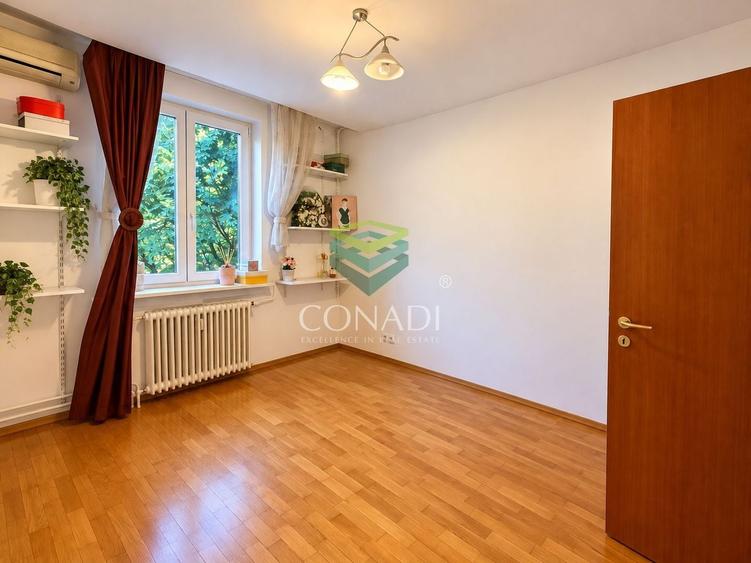 Apartament cu 3 camere semidecomandat în Vatra Luminoasă