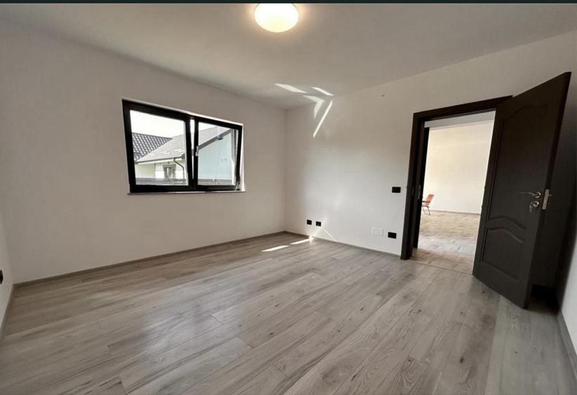 Casă cu 3 camere în Letea Veche