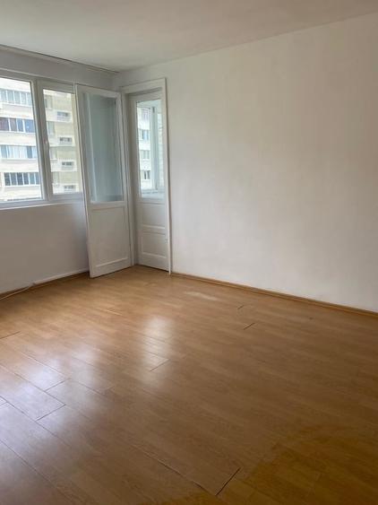 Apartament semidecomandat în Obor