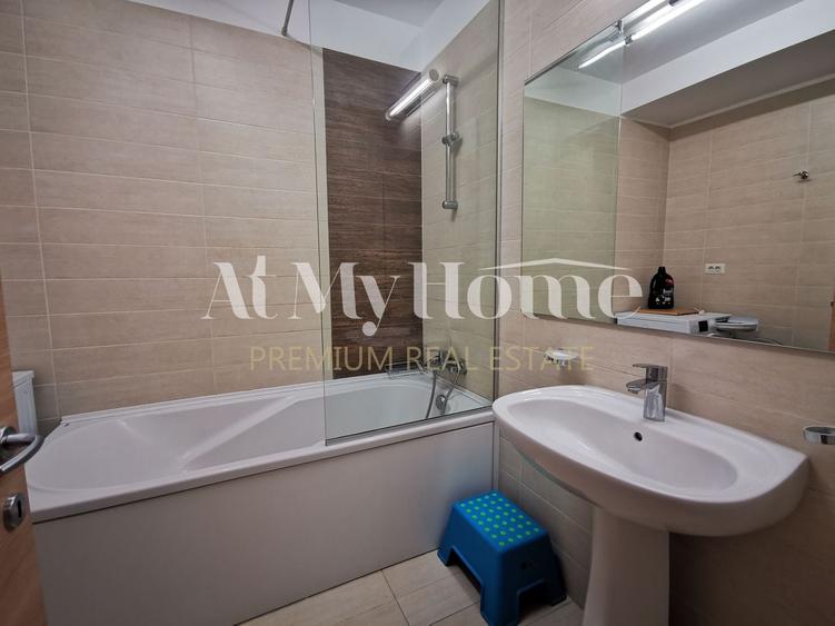 Apartament cu 3 camere decomandat, mobilat în Iancu Nicolae