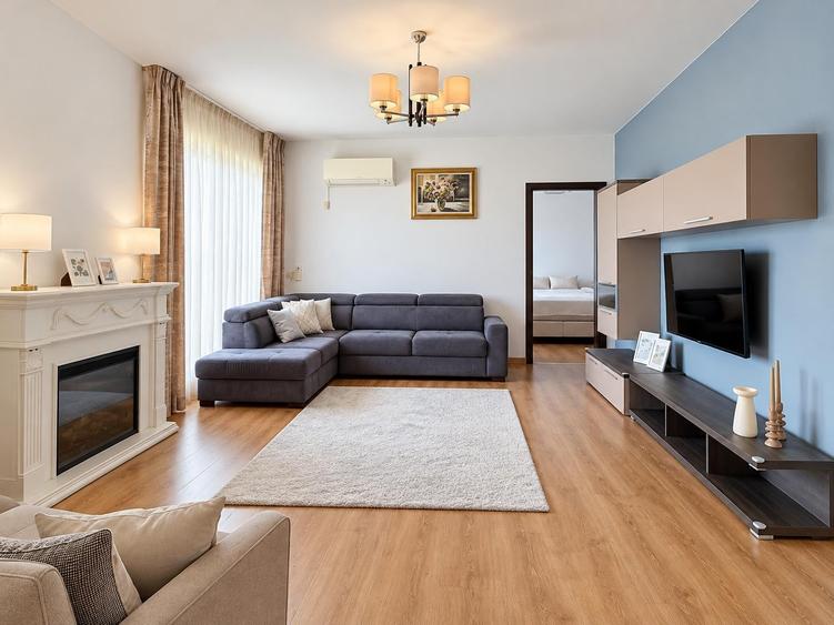 Apartament cu 4 camere semidecomandat, mobilat în Pipera