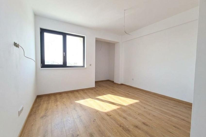 Apartament cu 3 camere în Cetate