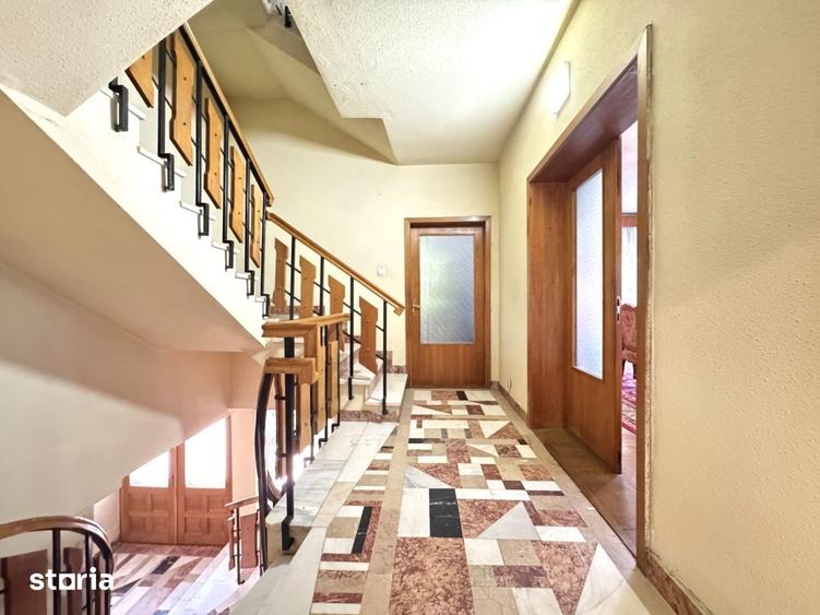 Apartament cu 5 camere, mobilat în Andrei Mureșanu