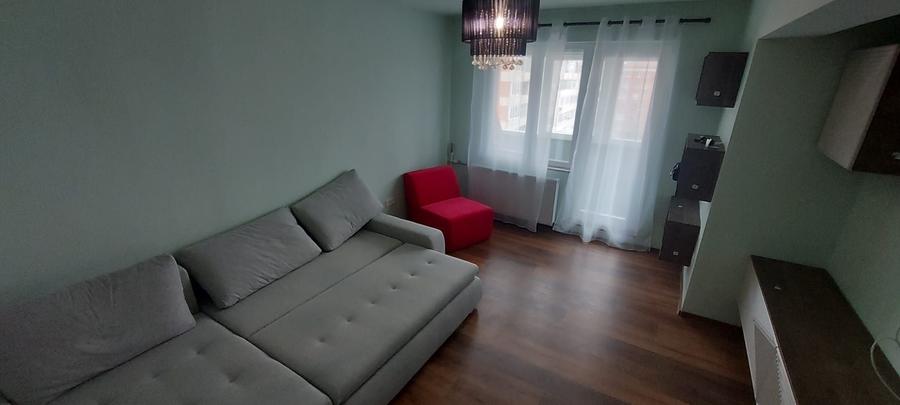 Apartament cu 3 camere decomandat în Exterior Vest