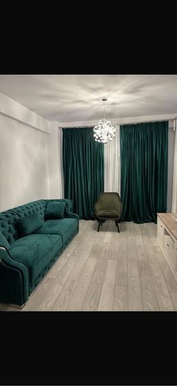 Garsonieră decomandată în Roșu