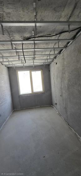 Apartament cu 3 camere semidecomandat în Petros