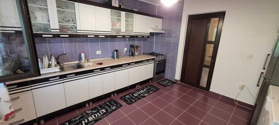 Casă cu 4 camere în Exterior Vest