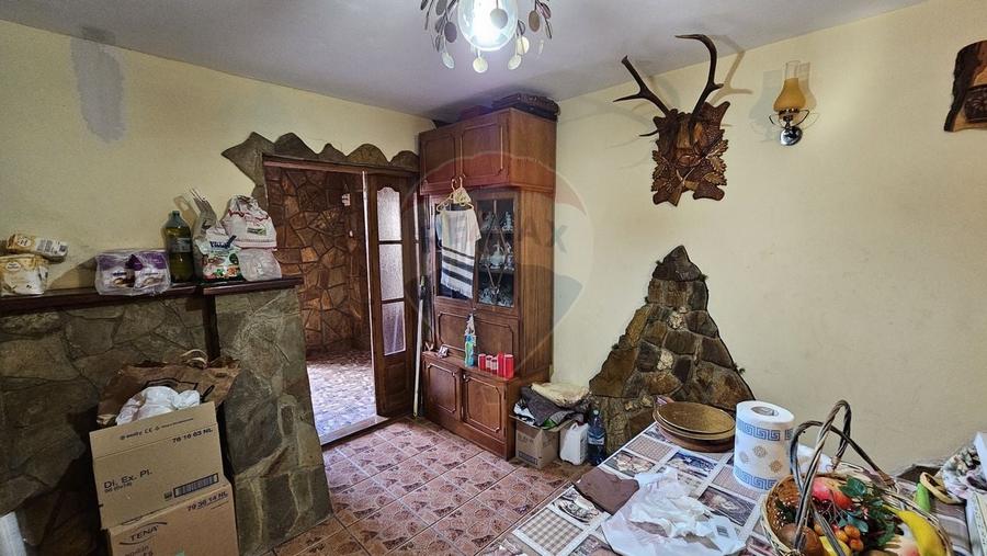 Casă individuală cu 17 camere cu Teren 1080 Mp în Obcini
