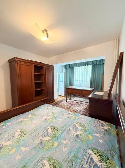 Apartament cu 3 camere decomandat, mobilat în Costin Georgian