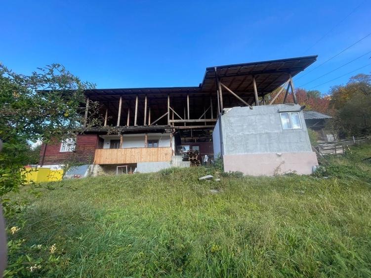 Casă cu 4 camere în Secăria