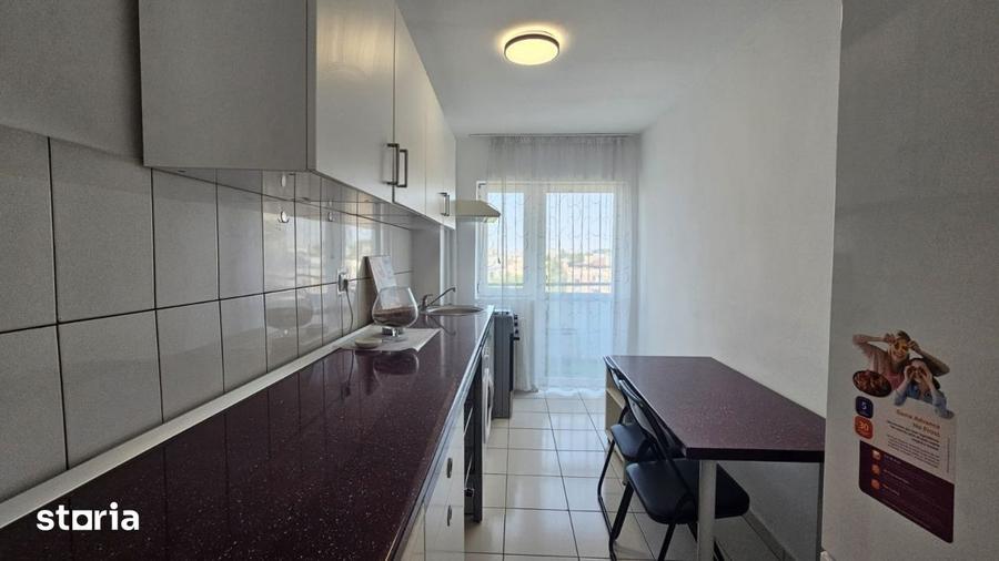 Apartament cu 3 camere decomandat, mobilat în Centrul Civic