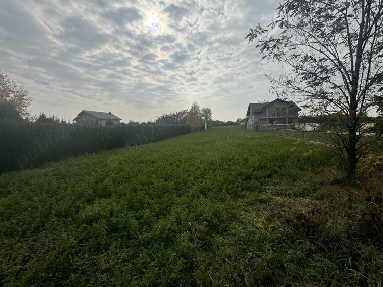 Teren de 2500 mp, în Mălăiești