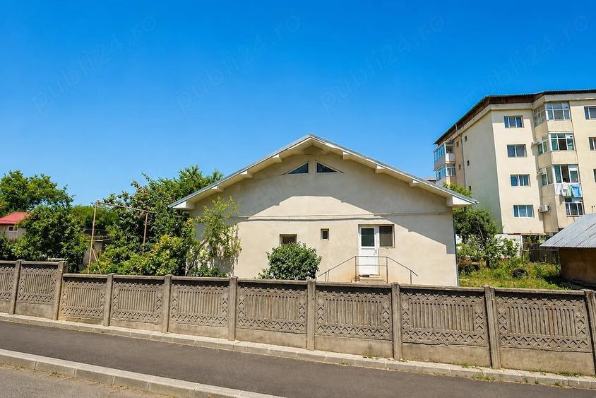 Casa ?i teren intravilan cu poten?ial rezidential- Dragasani-acces la doua strazi - 2