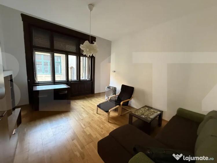 Apartament cu 2 camere decomandat în P-ța Unirii