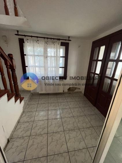 Casă cu 5 camere cu Canalizare în Săvinești