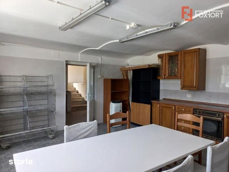 Casă cu 5 camere cu Teren 660 Mp în Lipovei