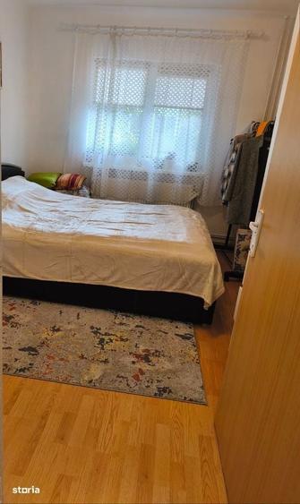 Apartament cu 3 camere decomandat în Cornitoiu