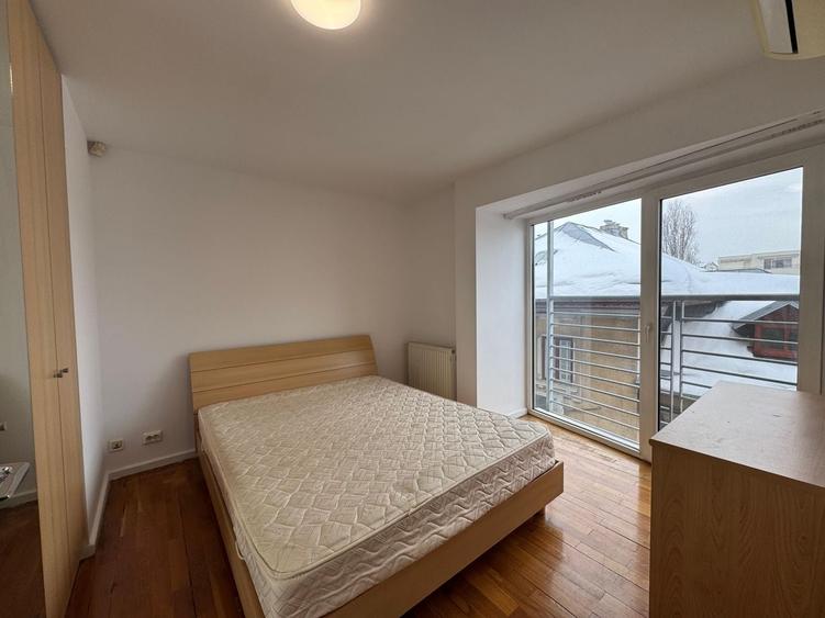 Apartament cu 3 camere decomandat în Aviatorilor