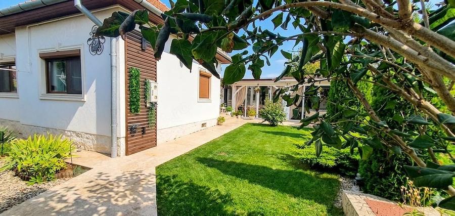 Casă cu Teren 470 Mp în Central
