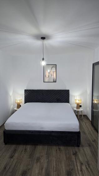 Apartament cu 3 camere decomandat în Exterior Vest