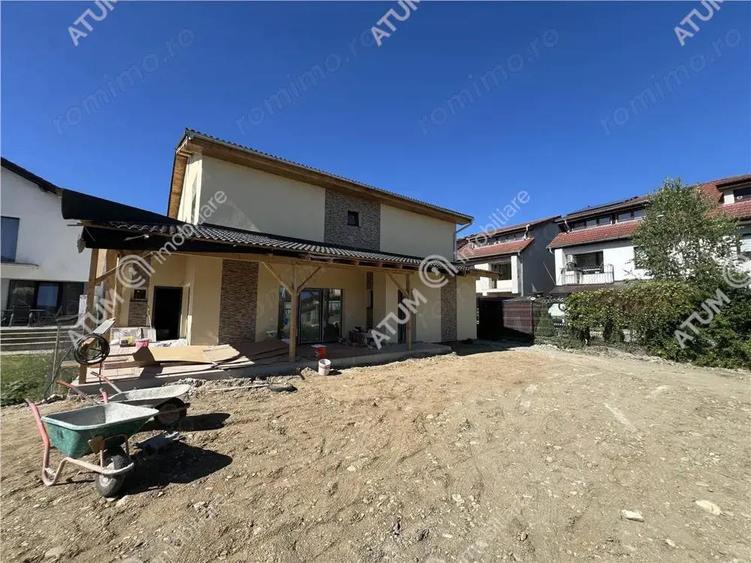 Casa la cheie cu 4 camere 3 bai si teren de 290 mp zona Brana Selimbar - 2