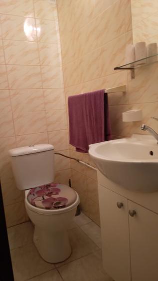 LACUL TEI ,Teiul Doamnei.bl.1984 2/8,DECOMANDAT, 2bai,bucatarie mare patrata - 2