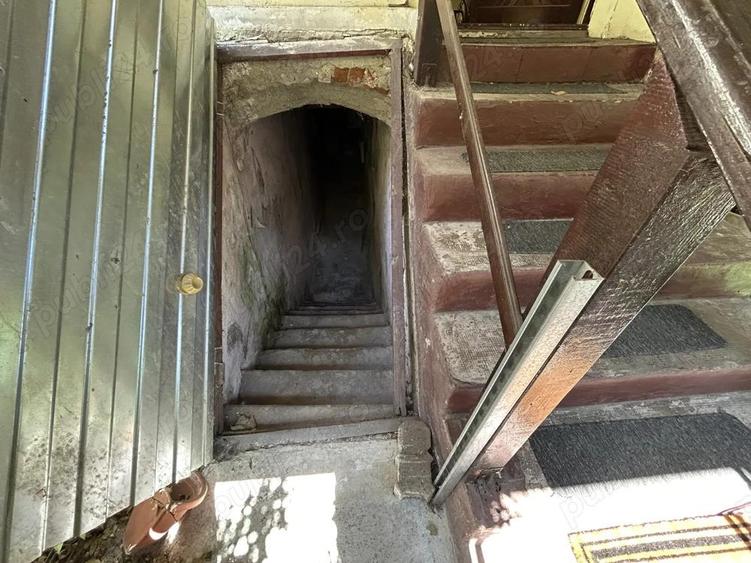 Vand apart.2 camere central,parter inalt, str.Cozia,langa biserica Evrei si scoala gen.,st.114 mp. - 7