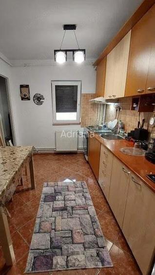 De vanzare apartament cu 3 camere etaj 3 Simion Barnutiu amenajat centrala bloc izolat De vanzare apartament cu 3 camere etaj 3 Simion Barnutiu amenajat centrala bloc izolat