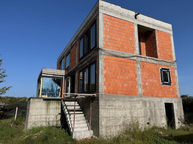 Casa Babana,  170mp + terase + subsol, inconjurata de padure, direct proprietar - 4