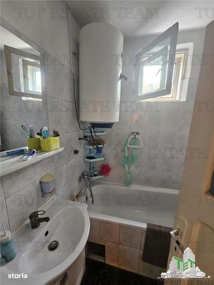 Casa la curte cu garaj dublu langa Padurea Rosu - 1