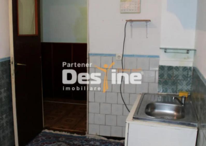 Apartament 3 camere decomandat de 61 mp 2 bai la parter car - 3