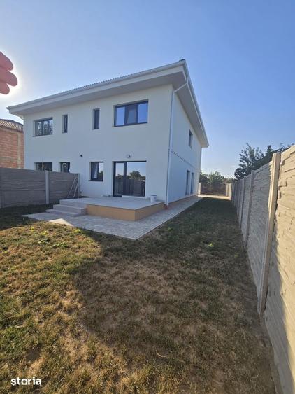 Casă cu 4 camere cu Teren 250 Mp în Moșnița Nouă