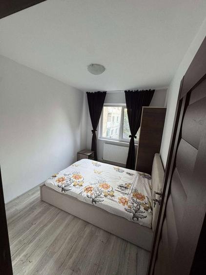 Inchiriez apartament 4 camere - 5