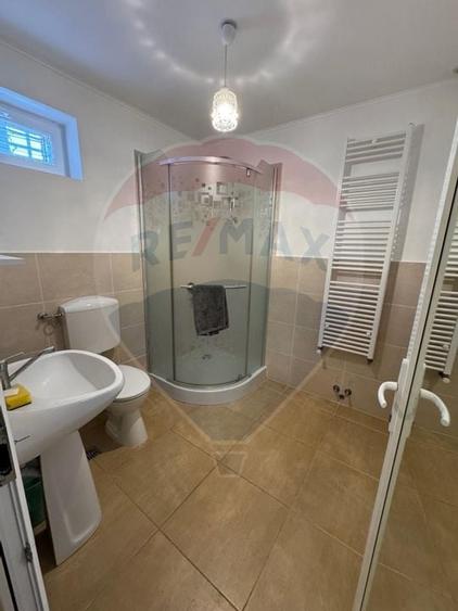 Casă / Vilă cu 6 camere de vânzare în zona Darmanesti - 17