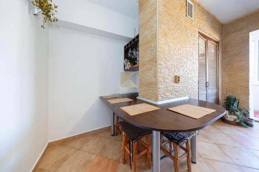 Apartament 3 camere, vedere superbă, Răcădău, str. Carpenului - 6