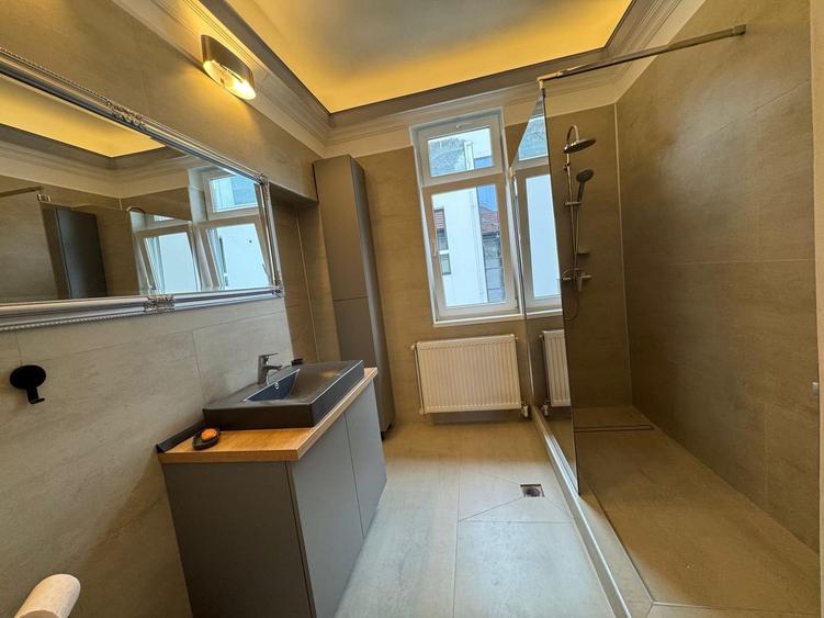 Etaj intreg, 5 camere in VILA INTERBELICA 180 mp, renovat - 20