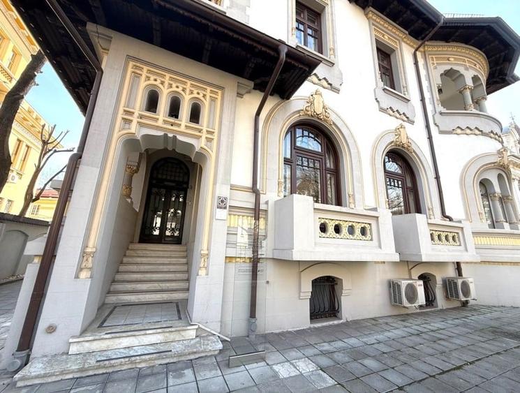 Vila cu arhitectura Dacia - 1