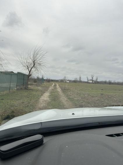 Teren de vanzare sau inchiriere,2400 mp - 3