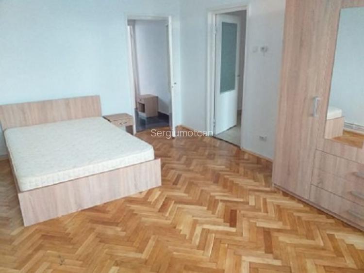Alexandru Cel Bun Piata Voievozilor apartament 4 camere 100 mp cu CT