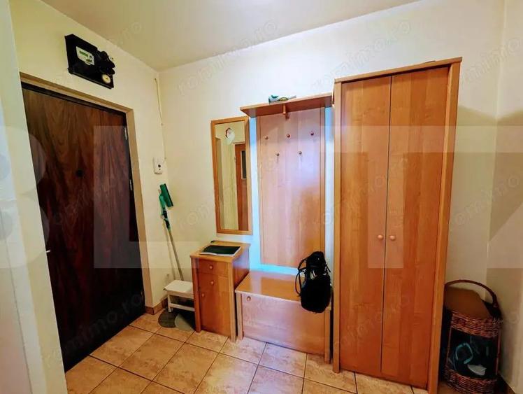 Apartament de vanzare, cu 3 camere, 65 mp, decomandat, Pia?a Victoriei - 7