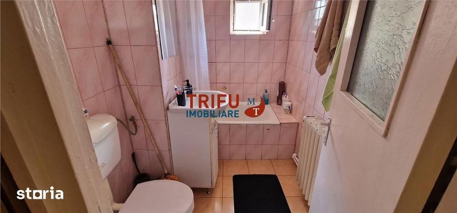 Apartament 3 camere de vanzare zona Cetate - 1